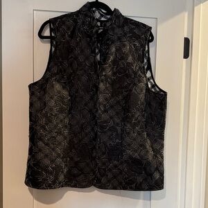 Coldwater Creek Black Sleeveless Floral vest size xl